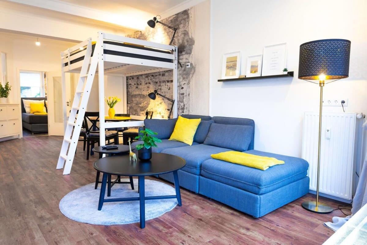 Shabby Chic Apartment In Ideal Location Hamburg Exterior photo