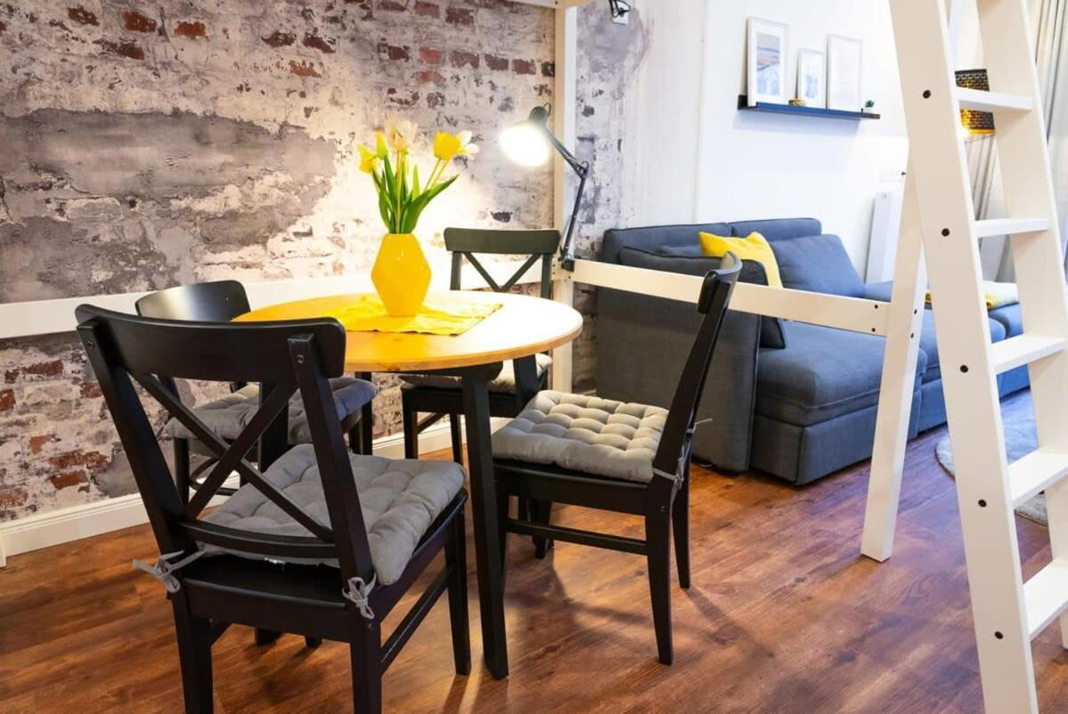 Shabby Chic Apartment In Ideal Location Hamburg Exterior photo